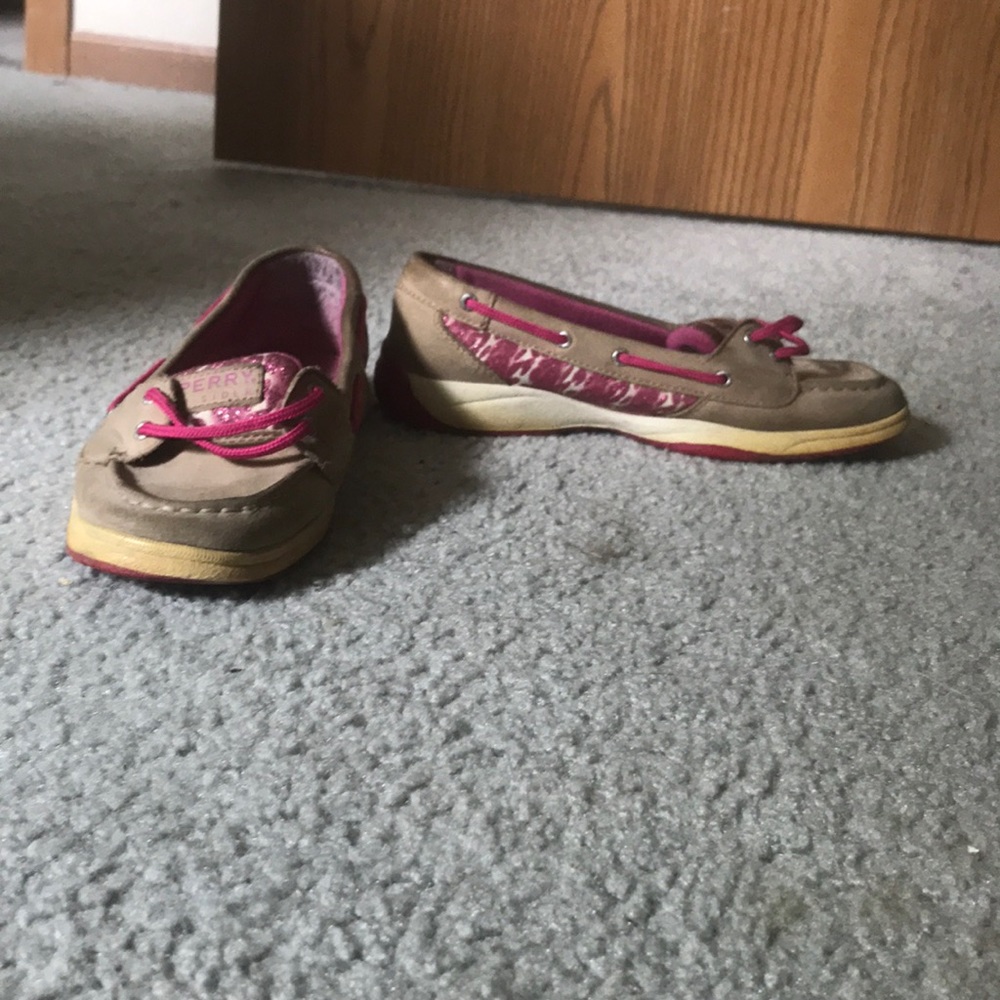 Tan Sperry’s